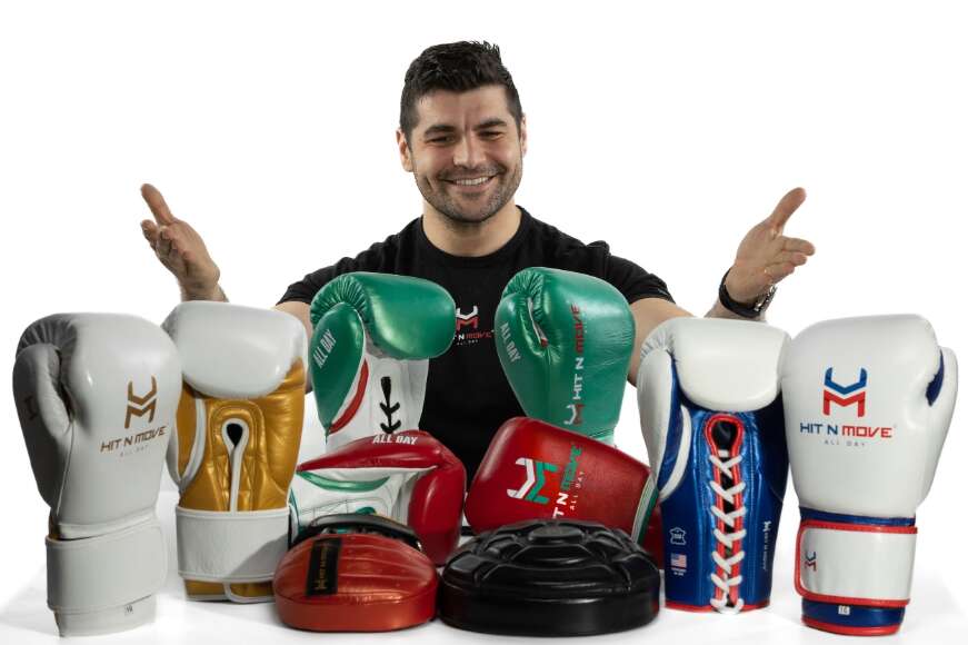 Ozzie Akcakaya, Gründer von Hit N Move®, präsentiert die komplette Premium-Boxhandschuh-Kollektion – jetzt bei CombatCorner in der Schweiz erhältlich
