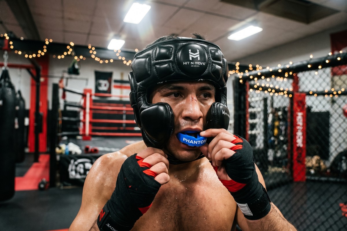 Hit n Move headgear and Phantom mouthguard before sparring
