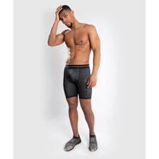 Shorts Venum YKZ21 Vale Tudo, Taille: L, Couleur: Noir