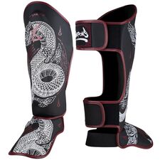 8 WEAPONS Shin Guards - Sak Yant Naga black S, Size: S, Colour: Schwarz