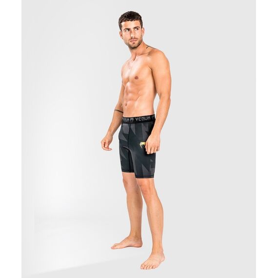 Shorts Venum Razor Vale Tudo, Bekleidungsgrösse: L, Farbe: Schwarz
