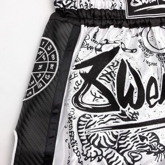 8 Weapons Muay Thai Shorts Carbon - Sak Yant Tigers, Size: M, Colour: Weiss, 3 image