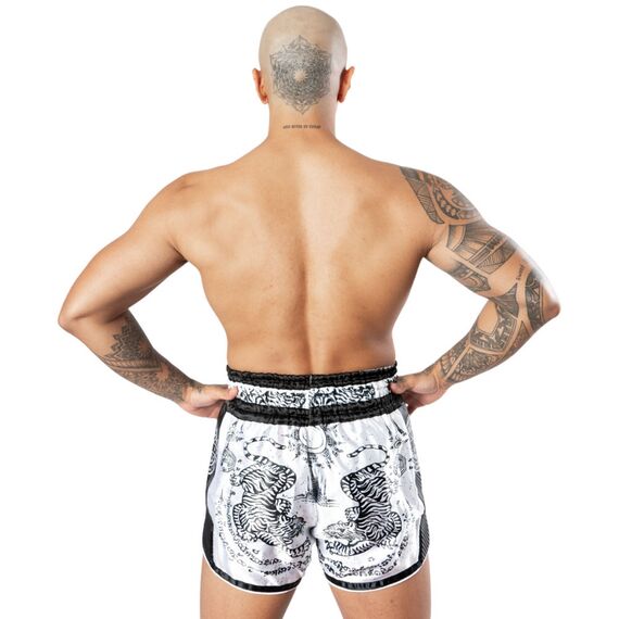 8 Weapons Muay Thai Shorts Carbon - Sak Yant Tigers, Size: M, Colour: Weiss, 8 image