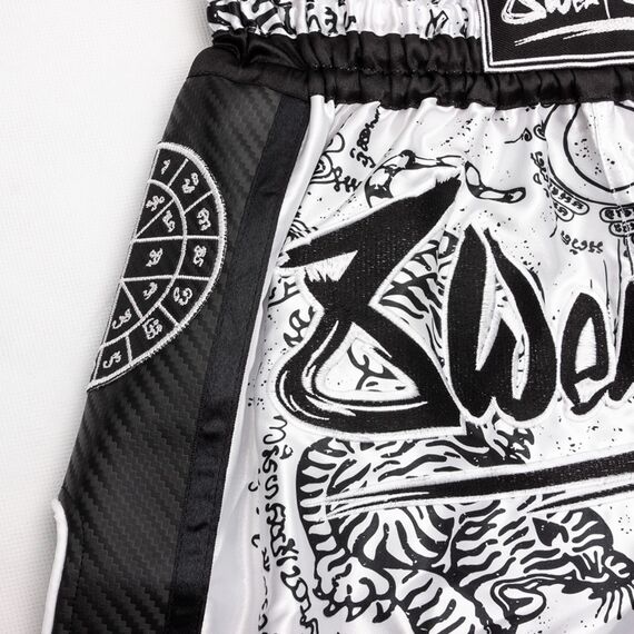 8 Weapons Muay Thai Shorts Carbon - Sak Yant Tigers, Size: XL, Colour: Weiss, 3 image