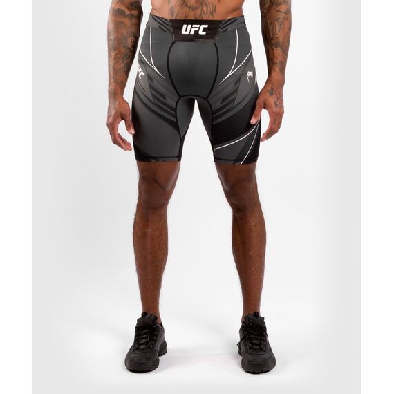 UFC Authentic Fight Night Men's Vale Tudo Shorts - Long Fit, Size: L, Colour: Schwarz, Size: L