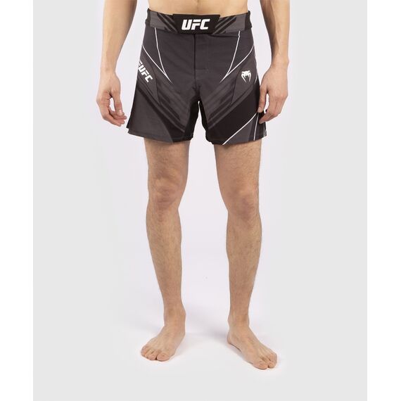 UFC Pro Line Men's Shorts, Size: L, Colour: Schwarz, Size: L