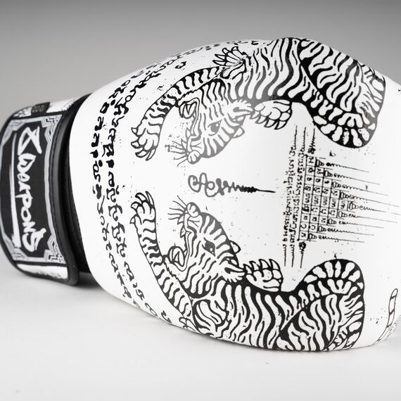 Boxing Gloves 8 WEAPONS – White – 10 Oz – Sak Yant Tigers, Colour: Weiss, OZ: 10oz, 6 image