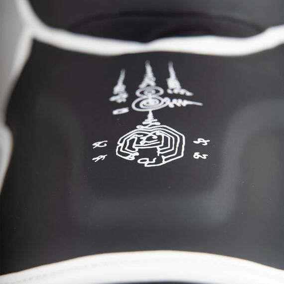 8 WEAPONS Shin Guards - Sak Yant Big Tiger black L, Size: L, Colour: Schwarz, 5 image