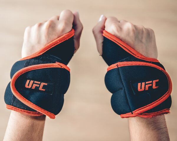 UHA-69683-UFC Wrist Weight 2 x 0,5 kg