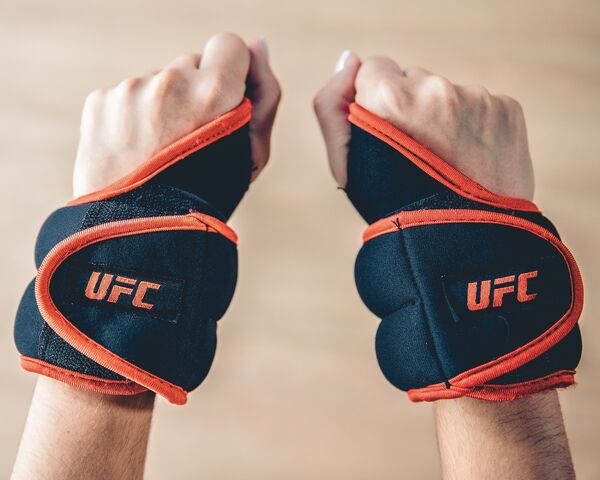 UHA-69684-UFC Wrist Weight 2 x 1 kg