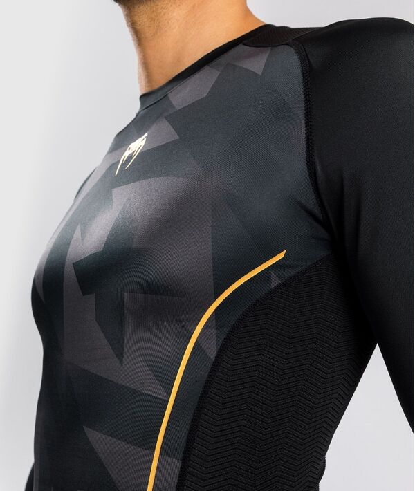 VE-04672-126-S-Venum Razor Rashguard Long Sleeves - Black/Gold - S