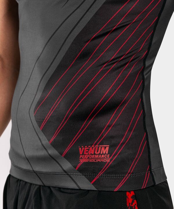 VE-03568-100-L-Venum Contender 5.0 Rashguard hort sleeves - Black/Red