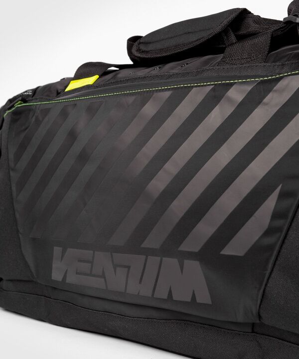 VE-04259-001-Venum Stripes Sports Bag