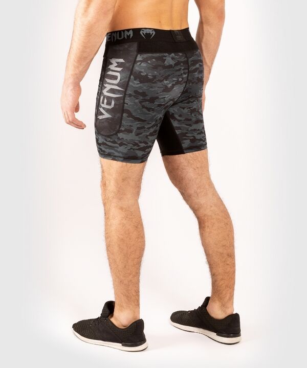 VE-03798-498-XL-Venum Defender Compression Short - Dark camo