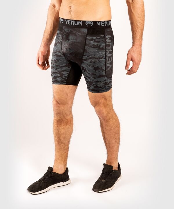 VE-03798-498-XL-Venum Defender Compression Short - Dark camo