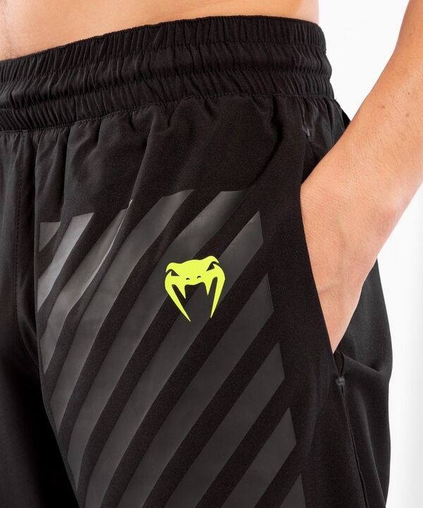 VE-04257-001-XL-Venum Stripes Fitness Shorts