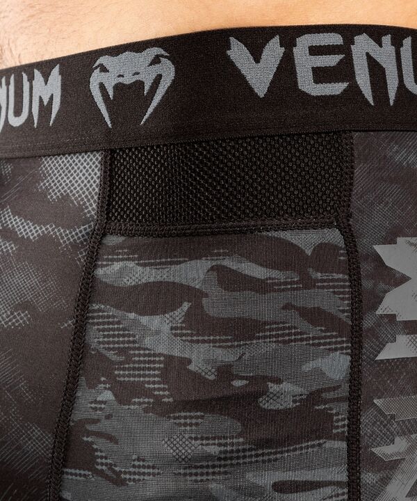 VE-03798-498-XL-Venum Defender Compression Short - Dark camo