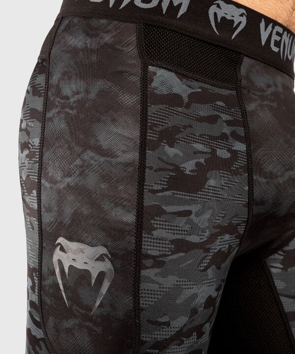 VE-03798-498-XL-Venum Defender Compression Short - Dark camo