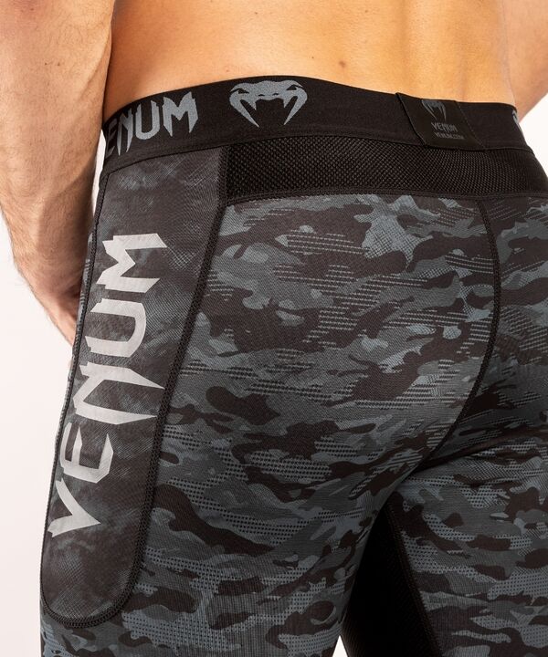 VE-03798-498-XL-Venum Defender Compression Short - Dark camo