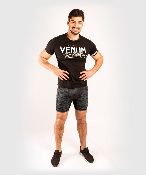 VE-03798-498-XL-Venum Defender Compression Short - Dark camo