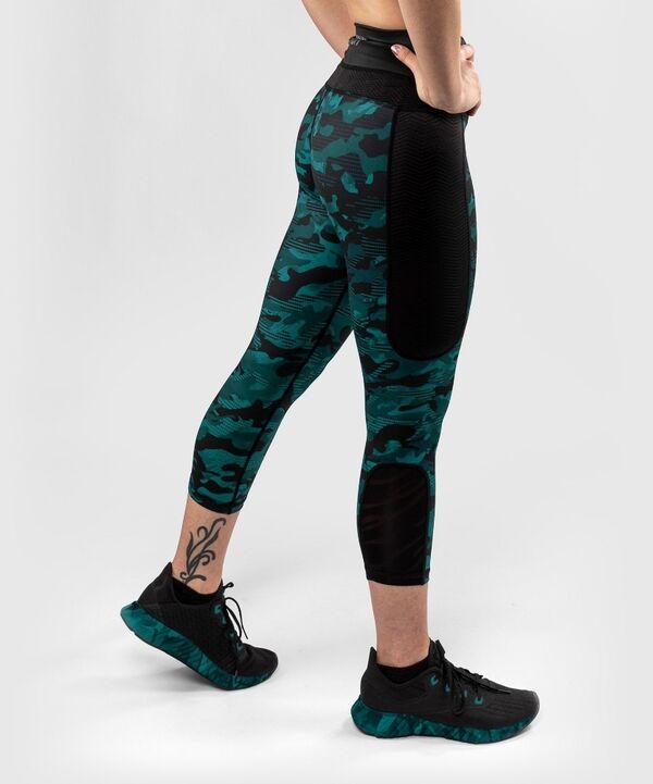 VE-03824-102-M-Venum Defender Crop Leggings - for women - Black/Green